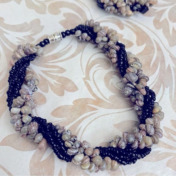 Abalone Shell Pendant Necklace Shells - Seed Beads - Black Stone Also Bracelet - Picture 8 of 10